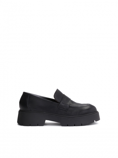 Zwarte slip-on platte schoenen op een dikke wandelzool HARRI