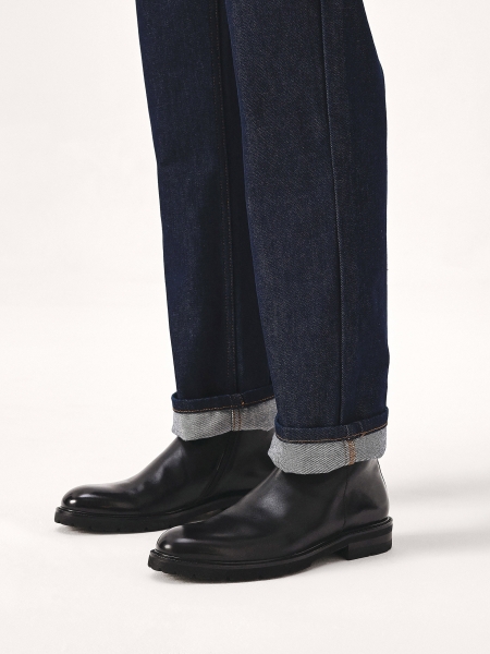 Zwarte leren laarzen met minimalistisch bovenwerk BOLDEVI