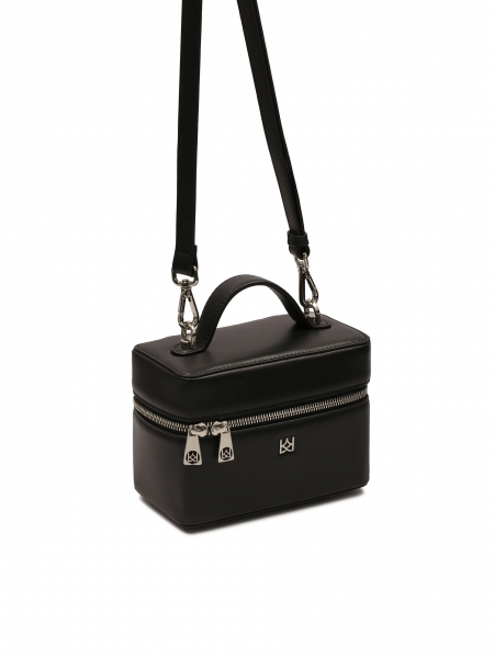 Klein leren make-up tasje met riem INKA