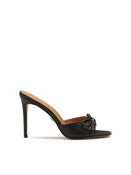 Zwarte muiltjes op een hoge naaldhak  AUDE