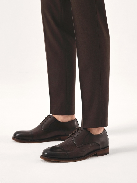 Bruine herenschoenen met overlappende neus AUXIOS