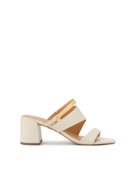 Muiltjes met hak en metalen riemversiering NORA