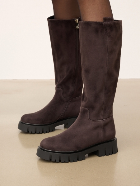 Suède laarzen op een dikke zool KANDE