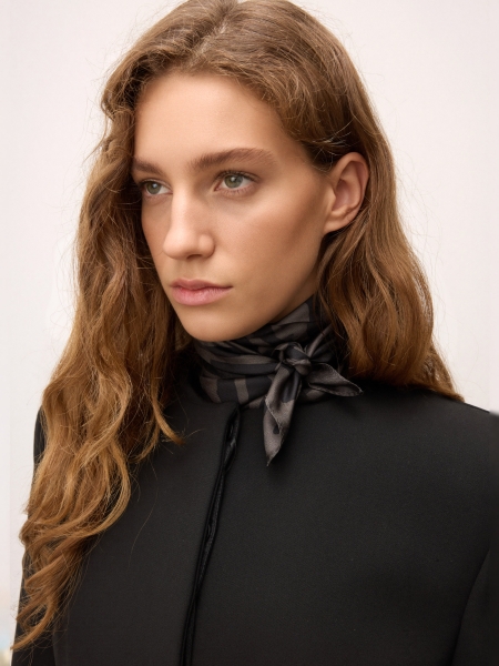 Zijden sjaal met glans  SARYA