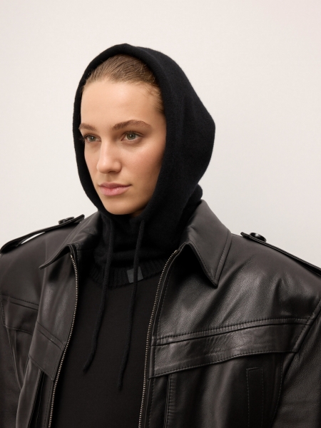 Zwarte kasjmier bivakmuts schoorsteentrui RANDI