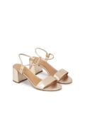 Gouden sandalen met unieke sluiting NORA