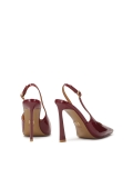 Maroon lakleren pumps met een interessante hak NISSA