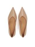 Klassieke beige leren pumps EVELISE