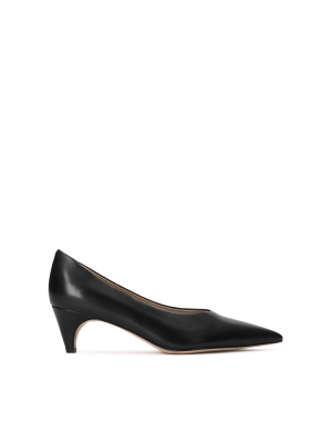 Zwarte pumps met spitse teen