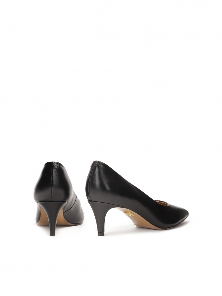 Klassieke zwarte pumps met spitse teen JULA