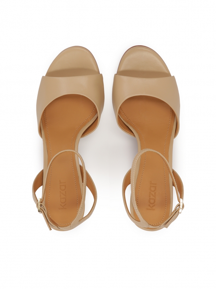 Klassieke beige sandalen op een paal OLIVE