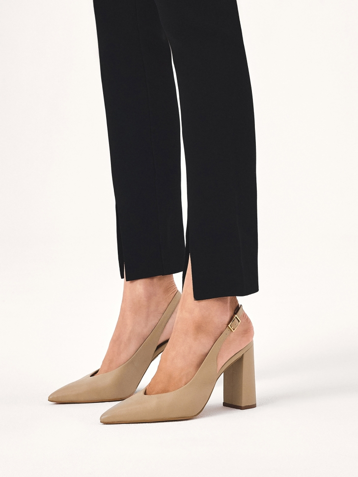 Beige pumps met zichtbare hak BLUEBELL