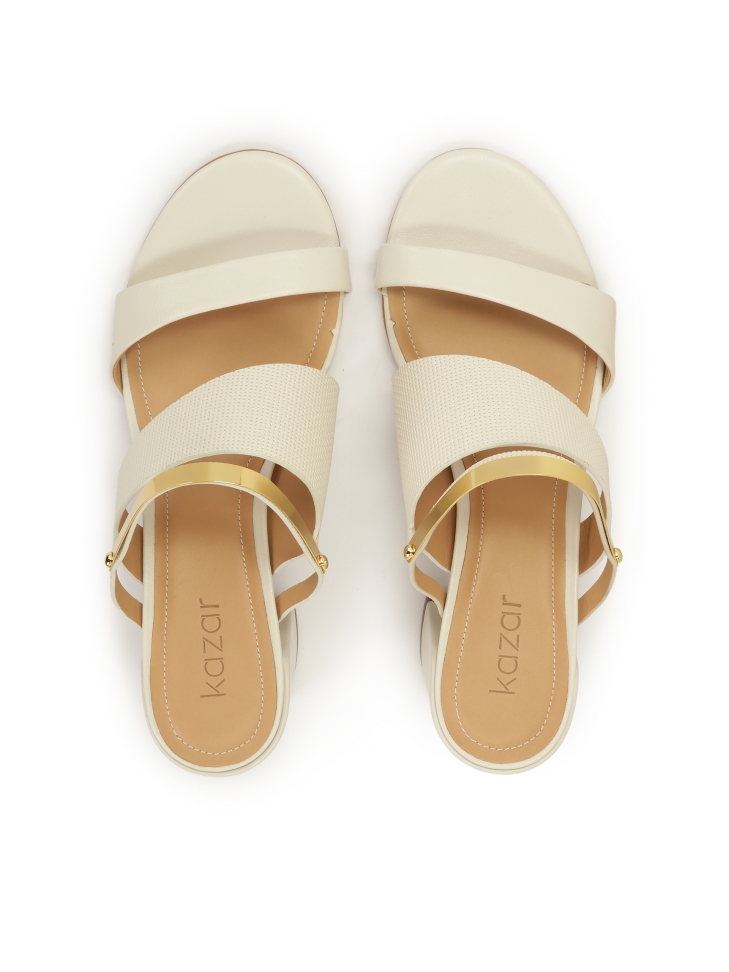 Muiltjes met hak en metalen riemversiering NORA