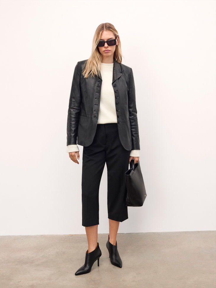 Elegante zwart lederen handtas met gouden logo RILEY