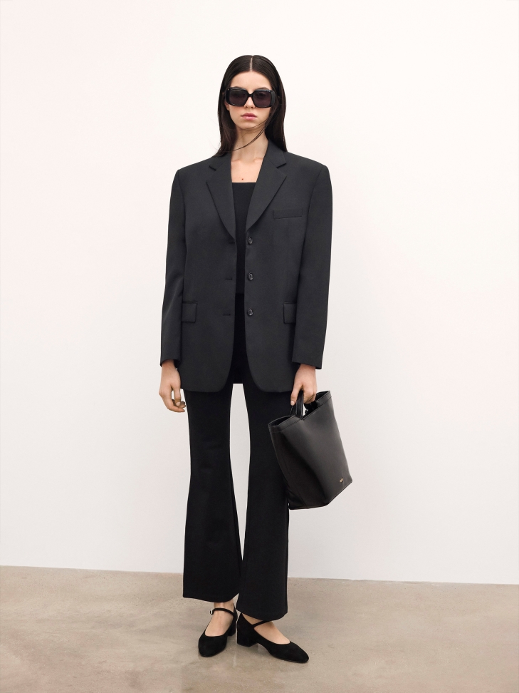 Elegante zwart lederen handtas met gouden logo RILEY