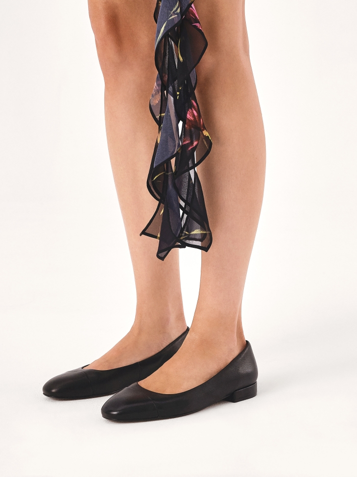 Zwarte pumps met platte hak BRIZA