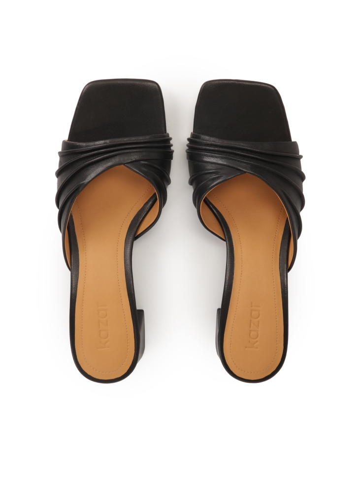 Muiltjes met hak en gekreukelde band SENA