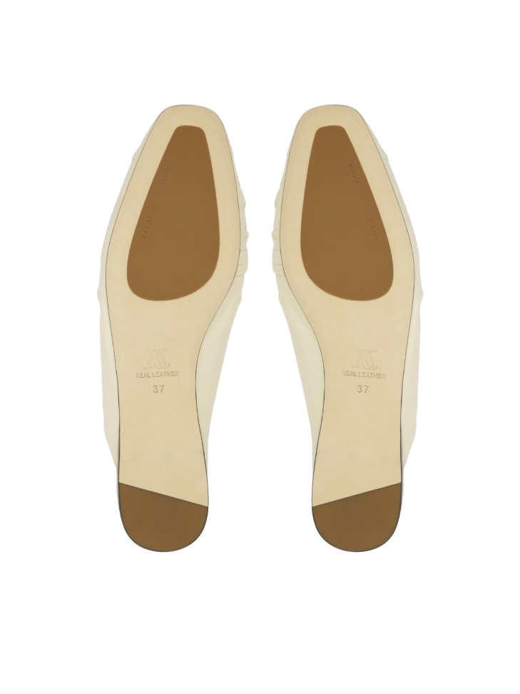 Crèmekleurige glijbanen met gestrikt bovenwerk  KS LUCITA