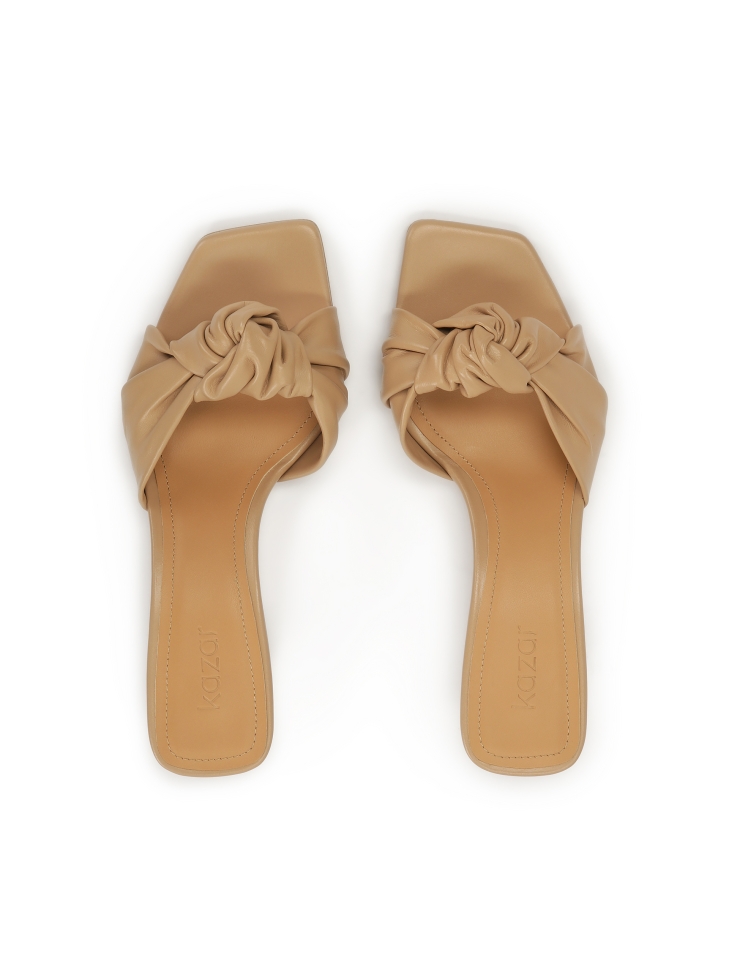 Beige muiltjes met sierknoop  FRANSIS