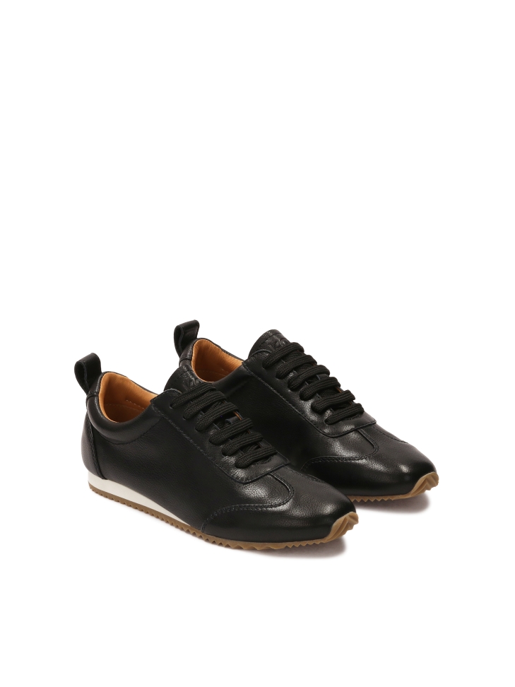 Minimalistische zwarte sneakers  BRETTY