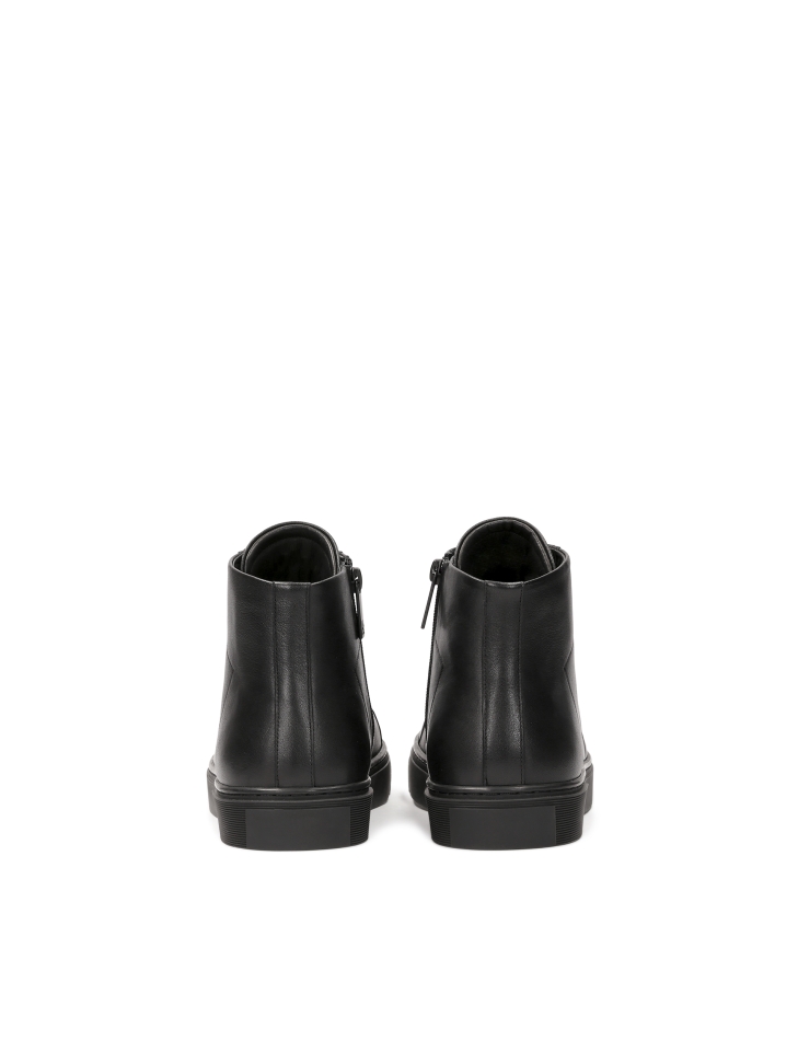 Zwarte enkelsneakers van natuurlijk leer met logo in reliëf AUGUSTINNO