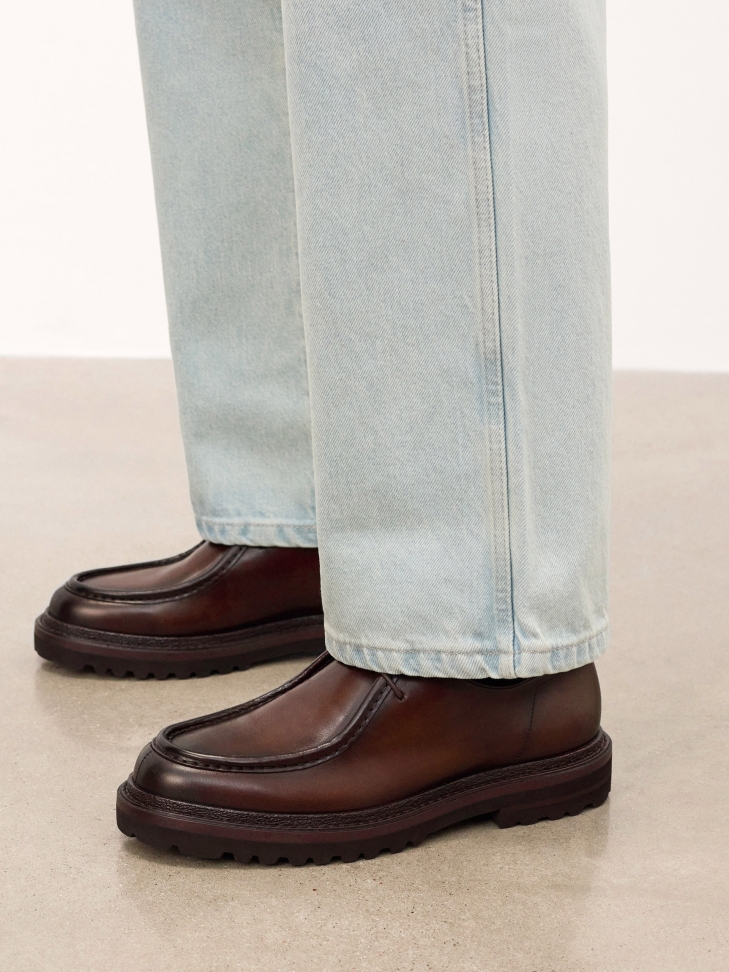 Leren schoenen met korte vetersluiting TEODORIOS