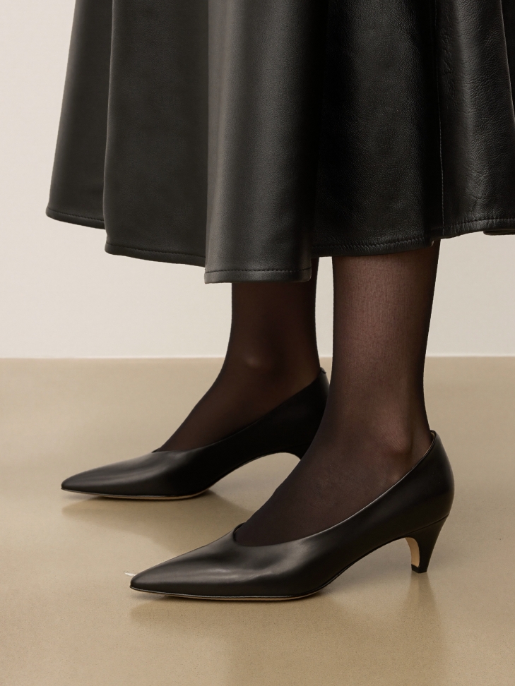 Zwarte pumps met spitse teen KS NARINE