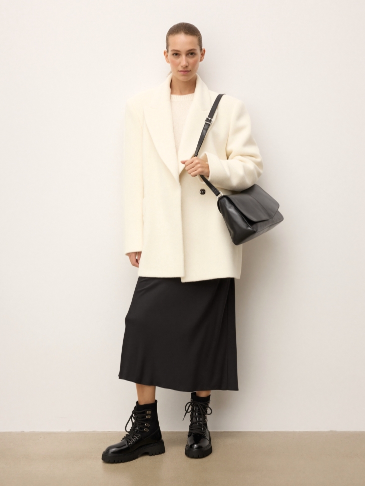 Zwarte handtas met riem SOLEVIE